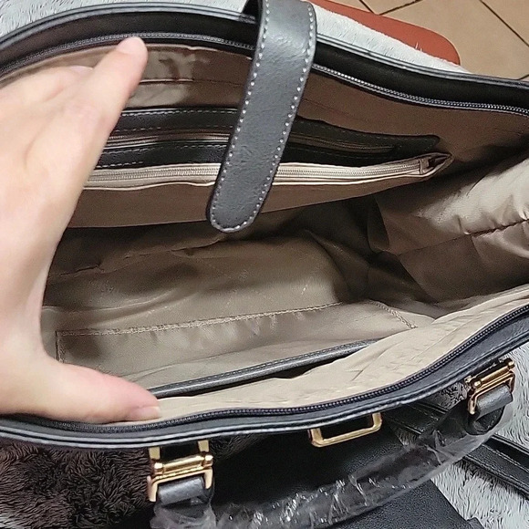 New!  Classy gray‎ handbag - Picture 7 of 7